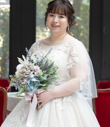シンプルだけど華がある、絶妙バランス｜大きいサイズのウエディング
